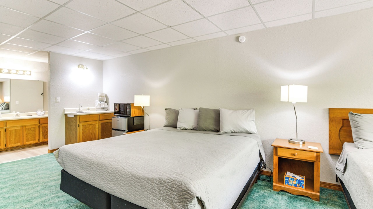 Photo of Bedroom in Branson West