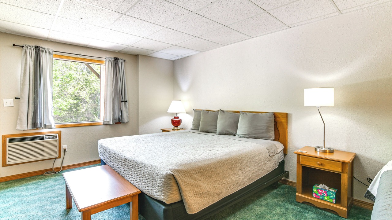 Photo of Bedroom in Branson West