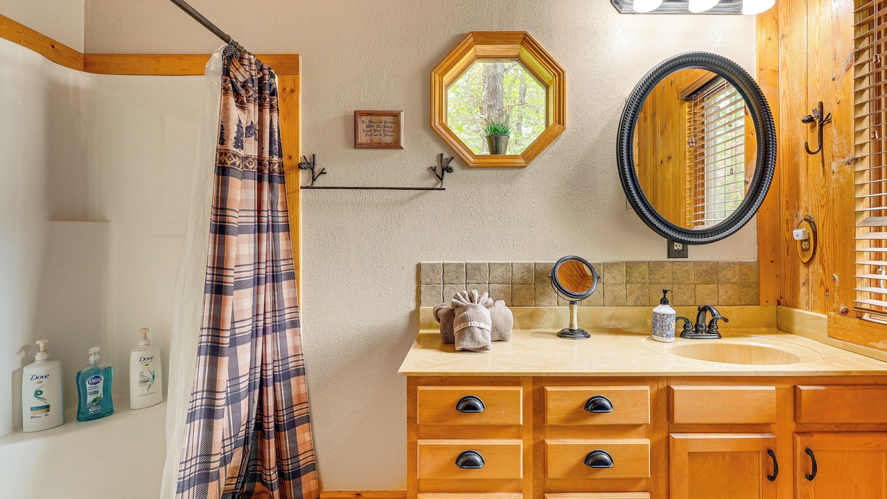 Photo of Bathroom in Blue Eye