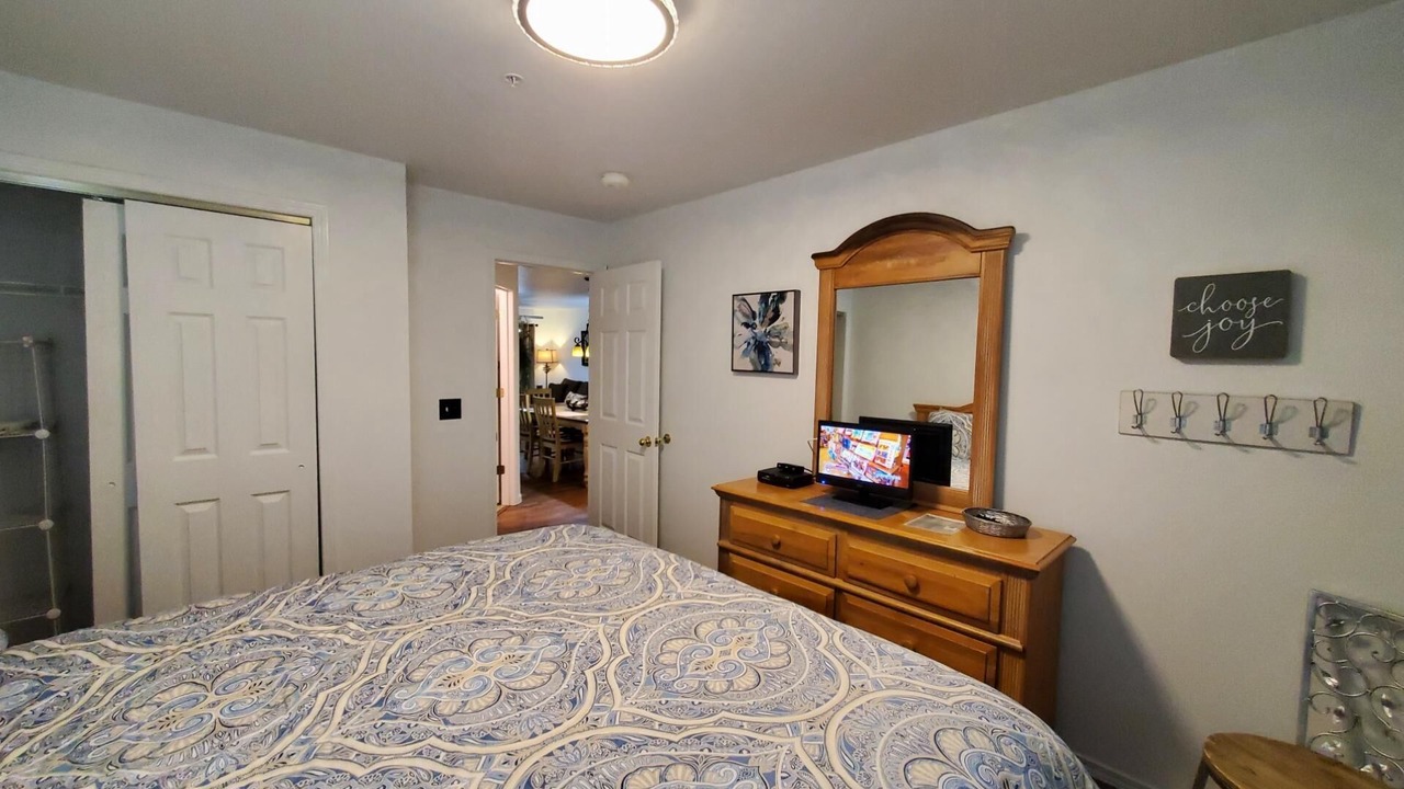 Photo of Bedroom in Hollister