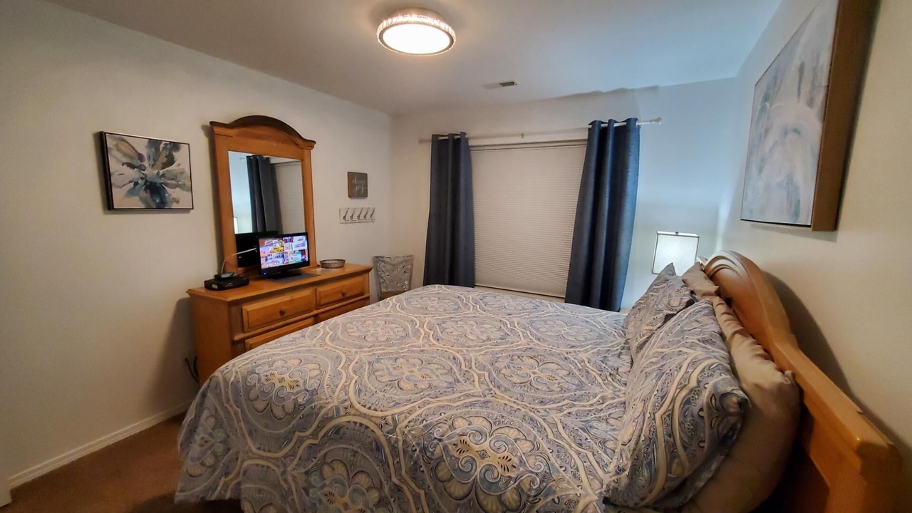 Photo of Bedroom in Hollister