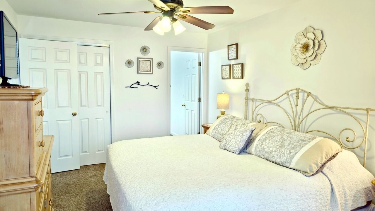 Photo of Bedroom in Hollister