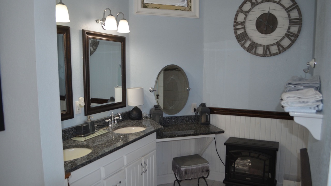 Photo of Bathroom in Grove