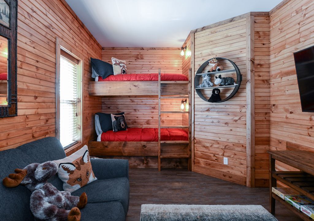 Photo of Bedroom in Reeds Spring