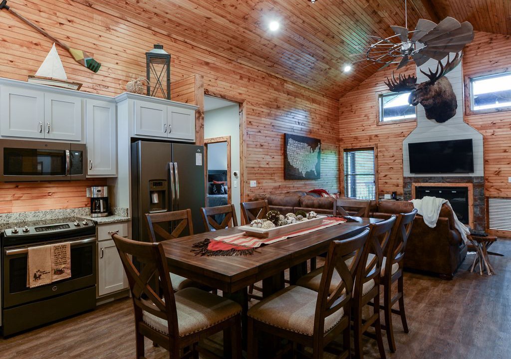 Photo of Bedroom in Reeds Spring