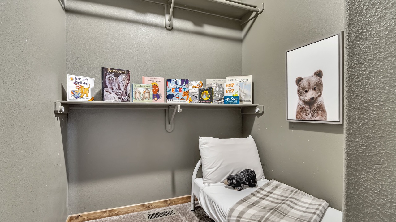 Photo of Bedroom in Hollister