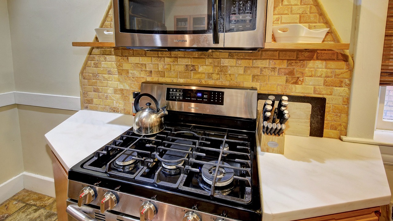 Photo of Kitchen in Cherokee Triangle