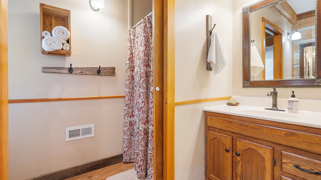 Photo of Bathroom in Blue Eye