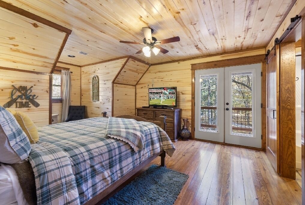 Photo of Bedroom in Broken Bow