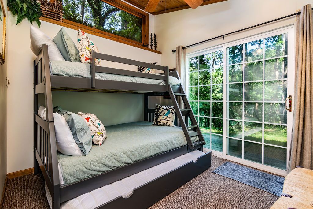 Photo of Bedroom in Blue Eye