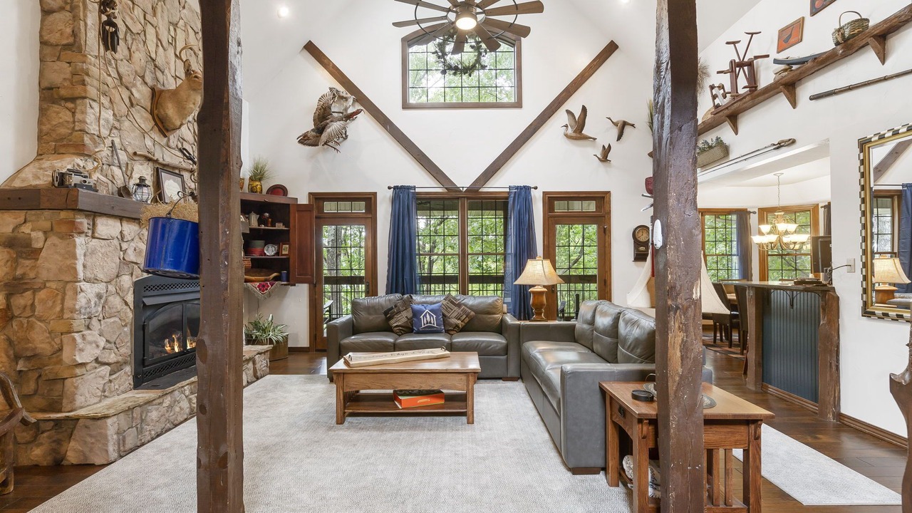 Photo of Livingroom in Blue Eye