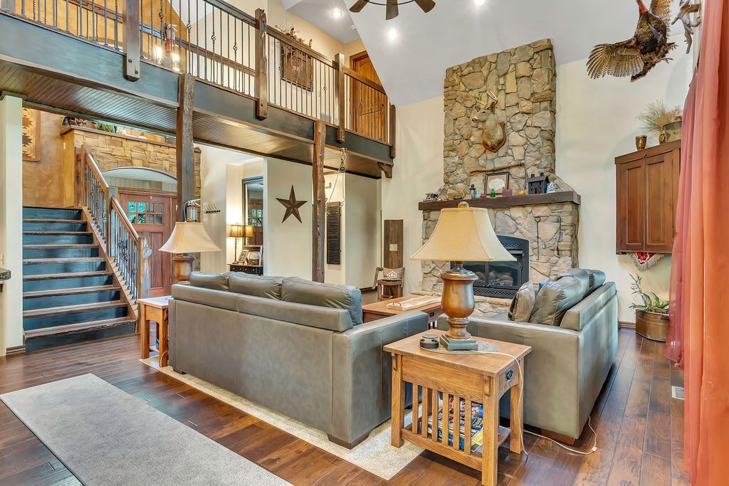 Photo of Livingroom in Blue Eye