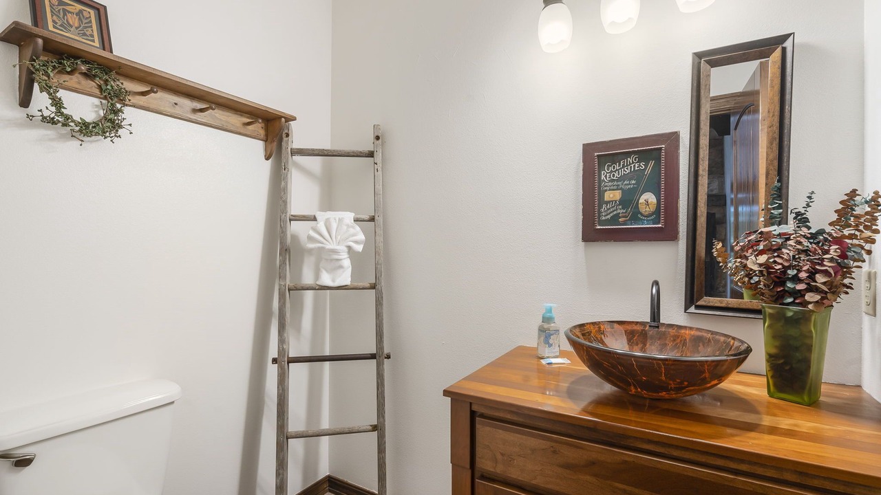 Photo of Bathroom in Blue Eye