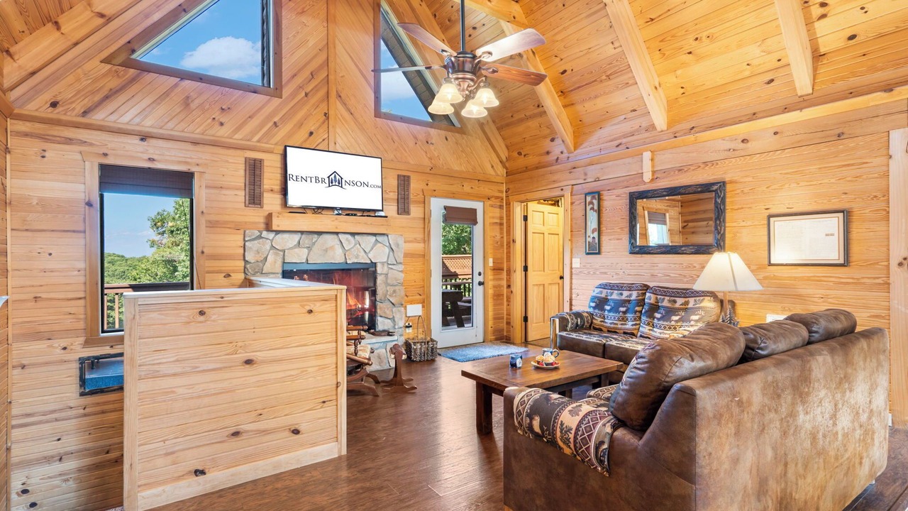 Photo of Livingroom in Branson Cedars
