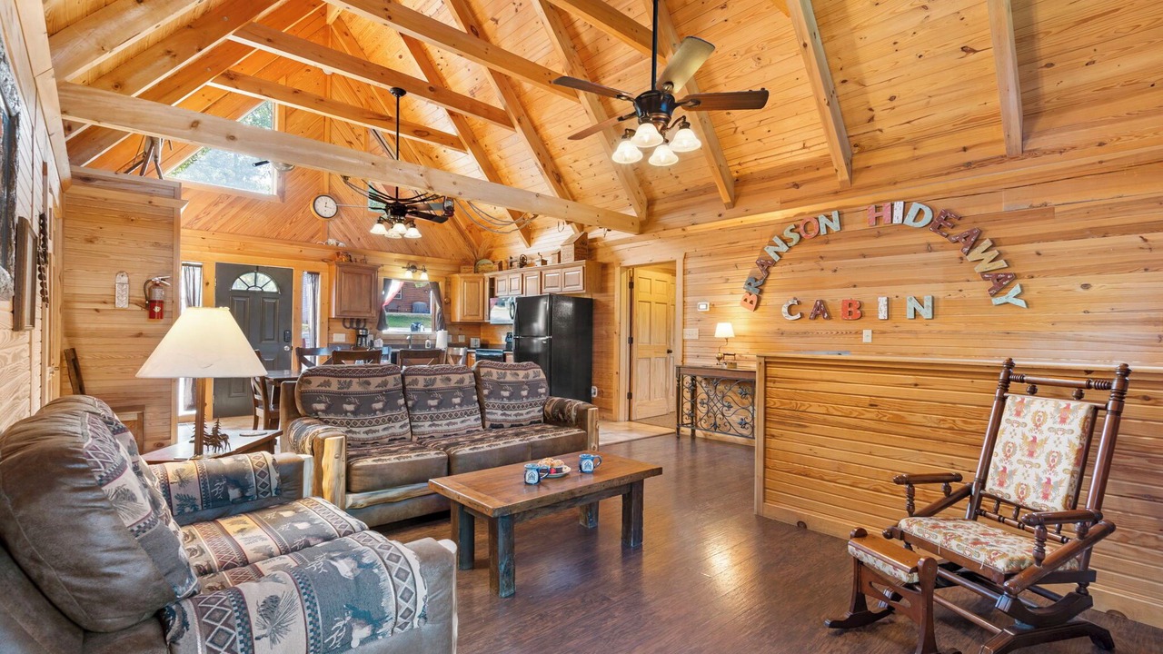 Photo of Livingroom in Branson Cedars