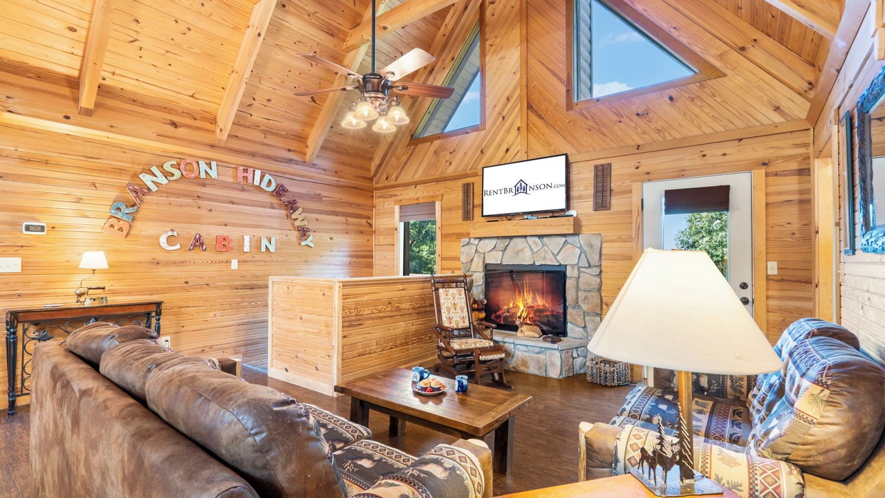 Photo of Livingroom in Branson Cedars