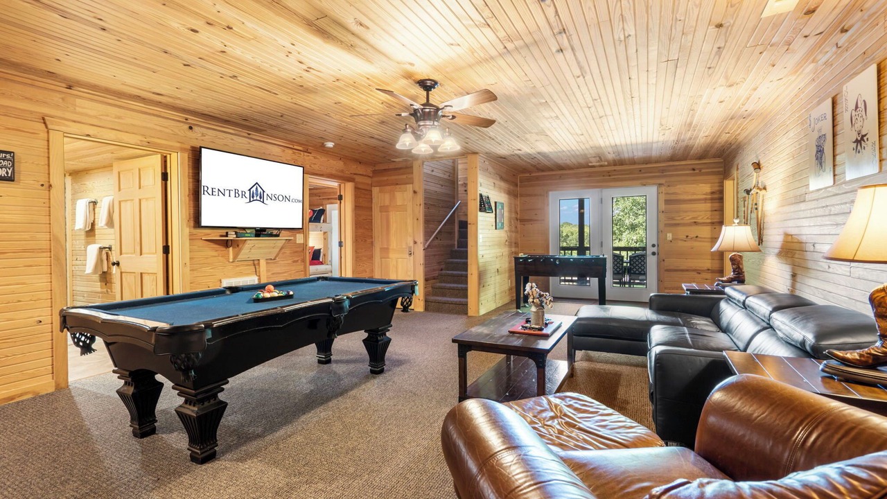 Photo of Livingroom in Branson Cedars
