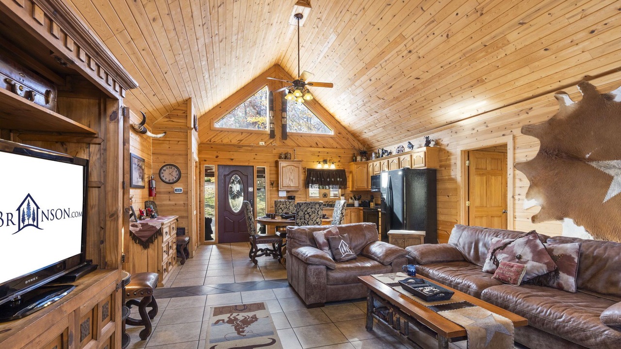 Photo of Livingroom in Branson Cedars