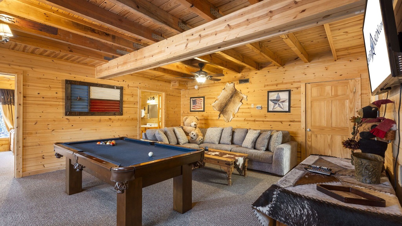 Photo of Livingroom in Branson Cedars