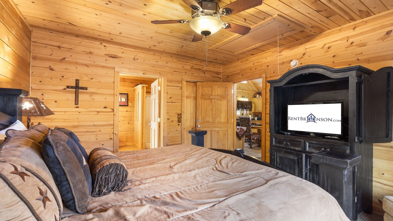 Photo of Bedroom in Branson Cedars