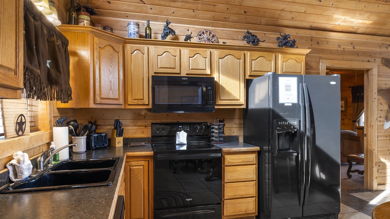 Photo of Kitchen in Branson Cedars