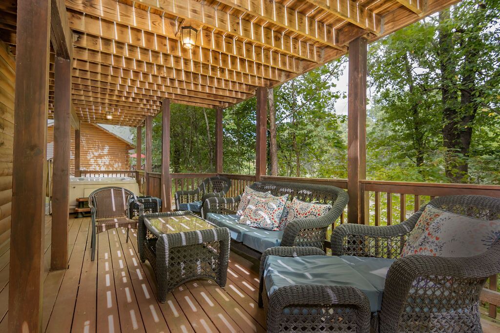 Photo of Patio Balcony in Branson Cedars