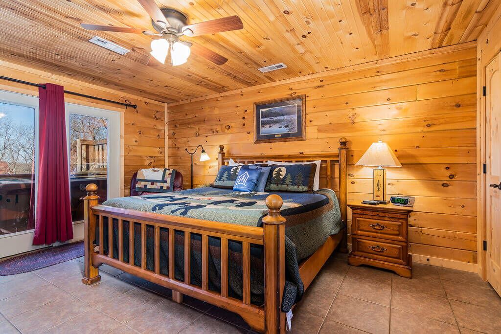 Photo of Bedroom in Branson Cedars