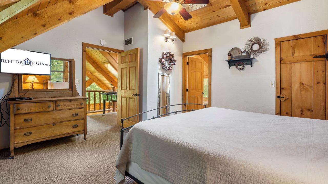 Photo of Bedroom in Blue Eye