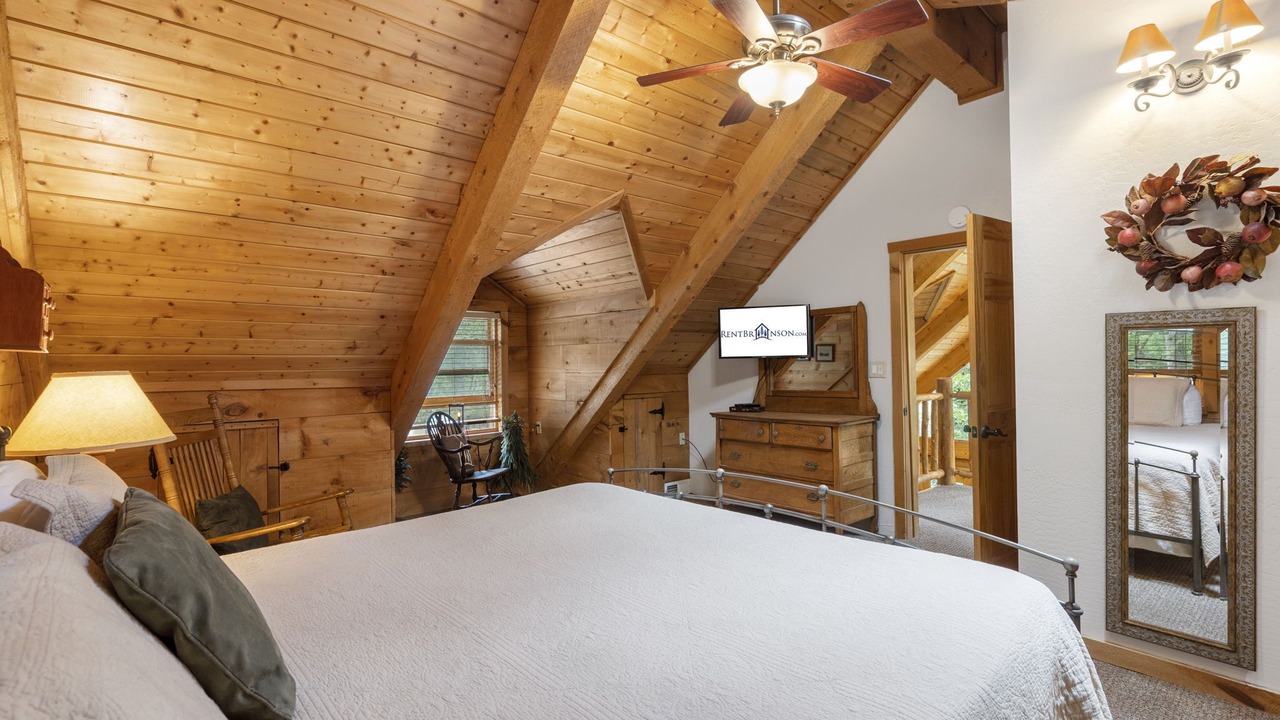 Photo of Bedroom in Blue Eye