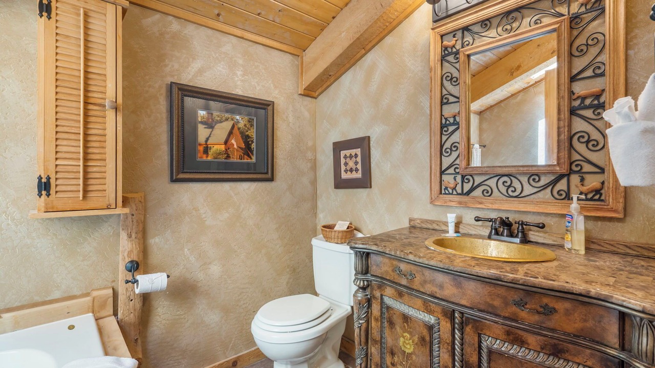 Photo of Bathroom in Blue Eye