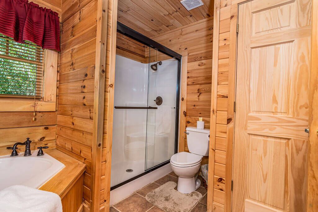 Photo of Bathroom in Branson Cedars