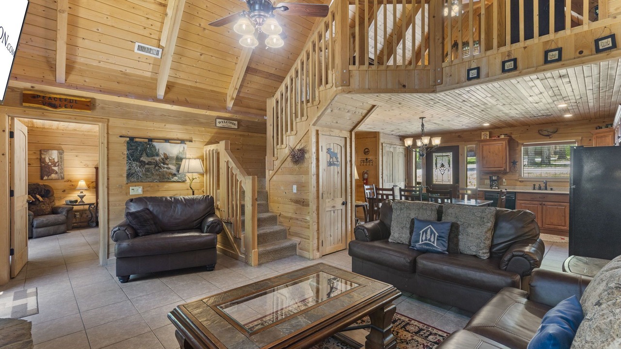 Photo of Livingroom in Branson Cedars