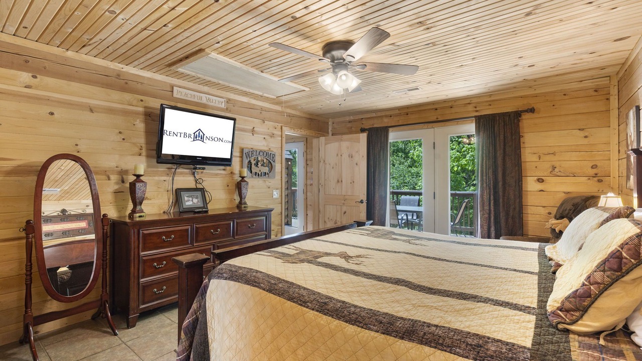 Photo of Bedroom in Branson Cedars