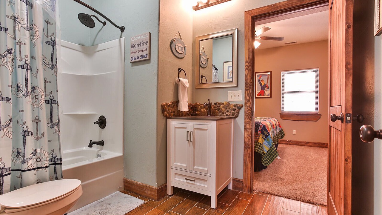 Photo of Bathroom in Branson