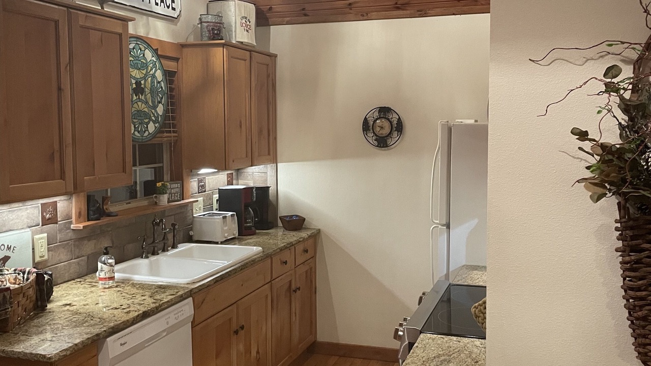 Photo of Kitchen in Reeds Spring