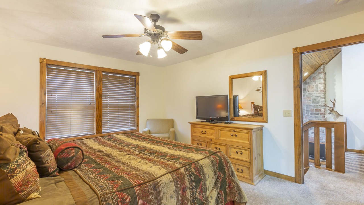 Photo of Bedroom in Reeds Spring
