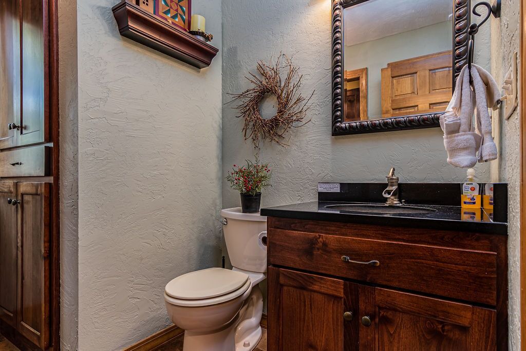 Photo of Bathroom in Blue Eye