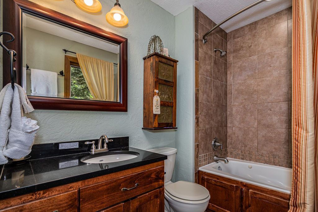 Photo of Bathroom in Blue Eye