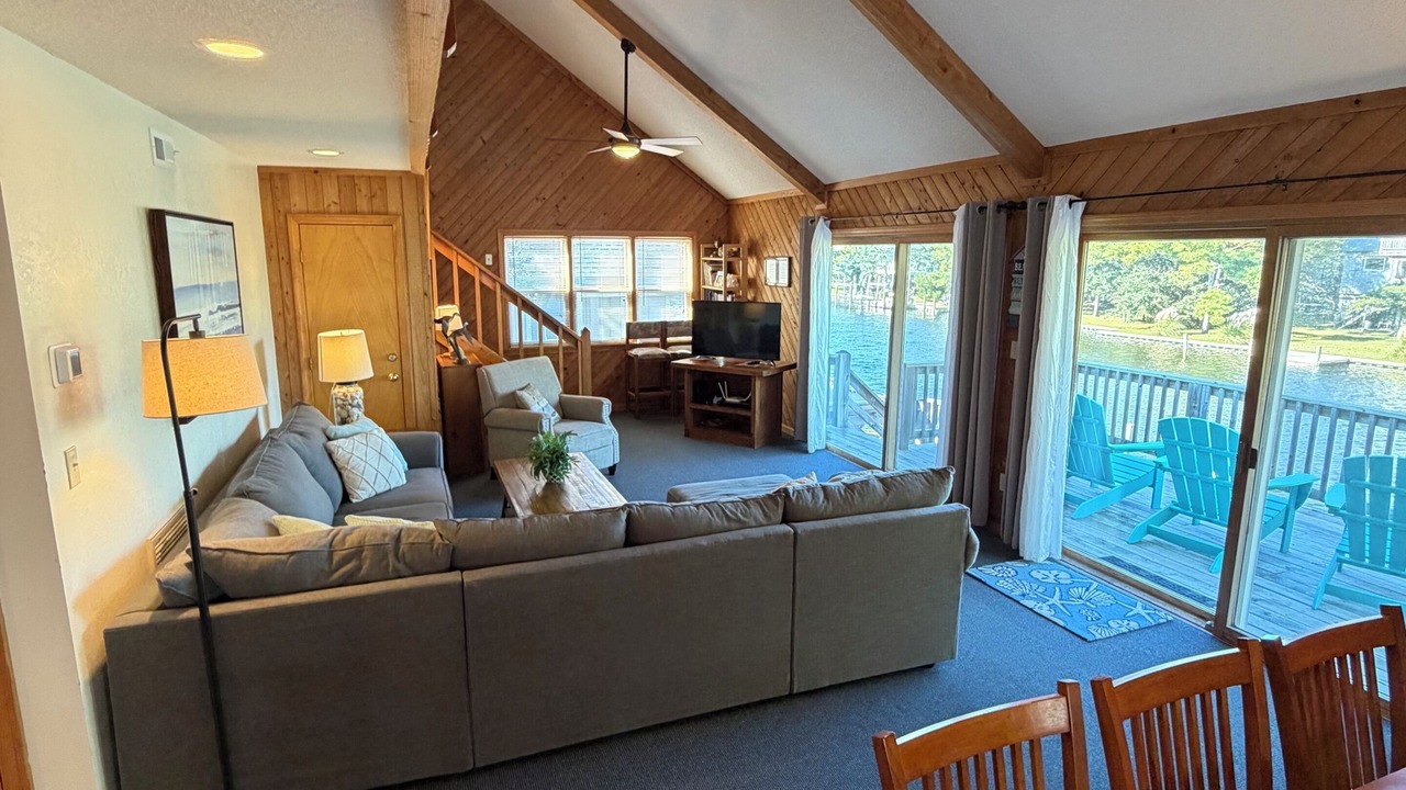 Photo of Livingroom in Brigands' Bay