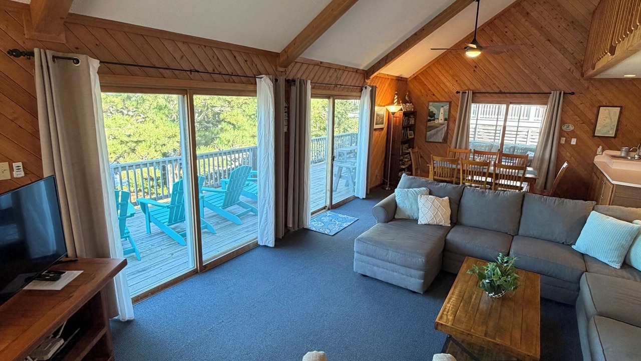 Photo of Livingroom in Brigands' Bay