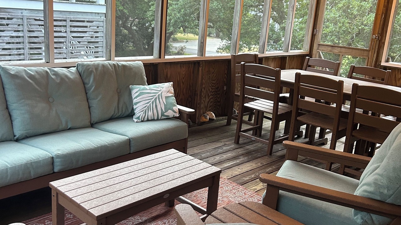 Photo of Livingroom in Brigands' Bay