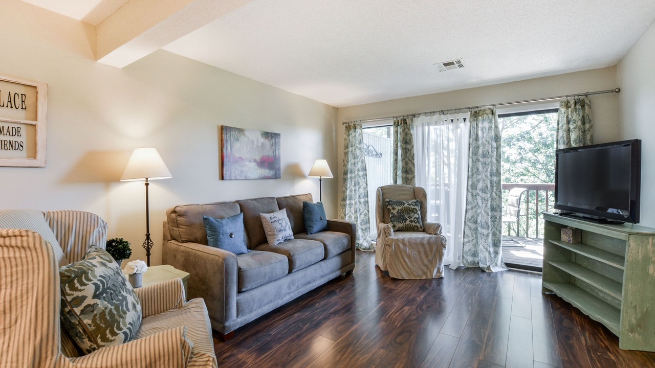Photo of Livingroom in Notch Estates