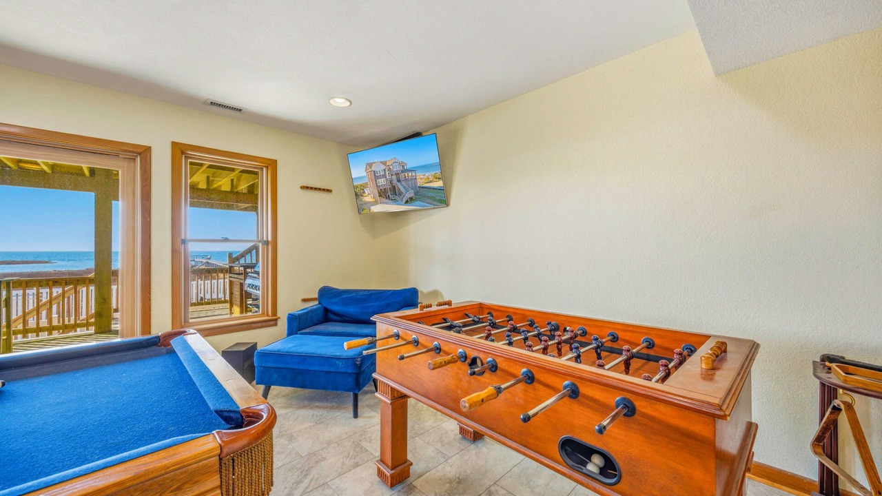 Photo of Bedroom in Wind Over Waves