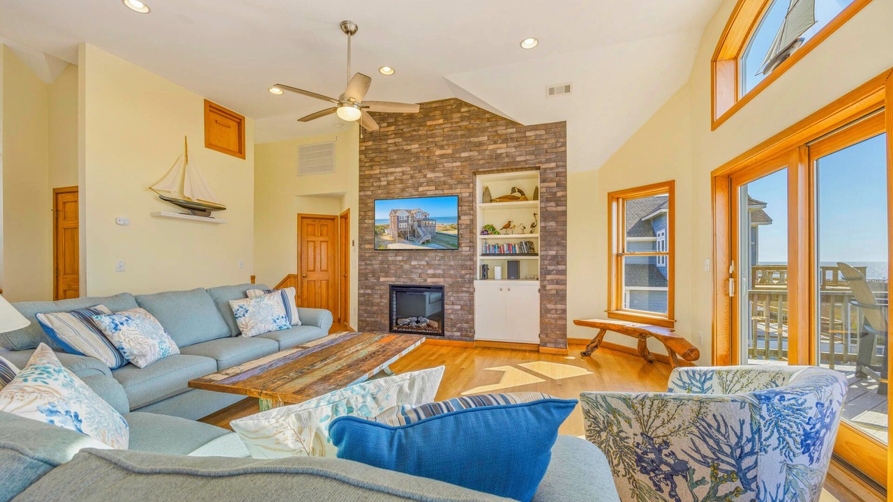 Photo of Livingroom in Wind Over Waves