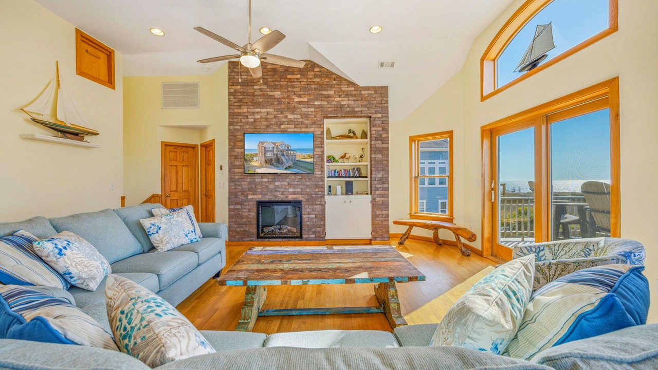 Photo of Livingroom in Wind Over Waves