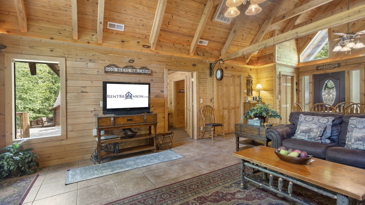 Photo of Livingroom in Branson Cedars