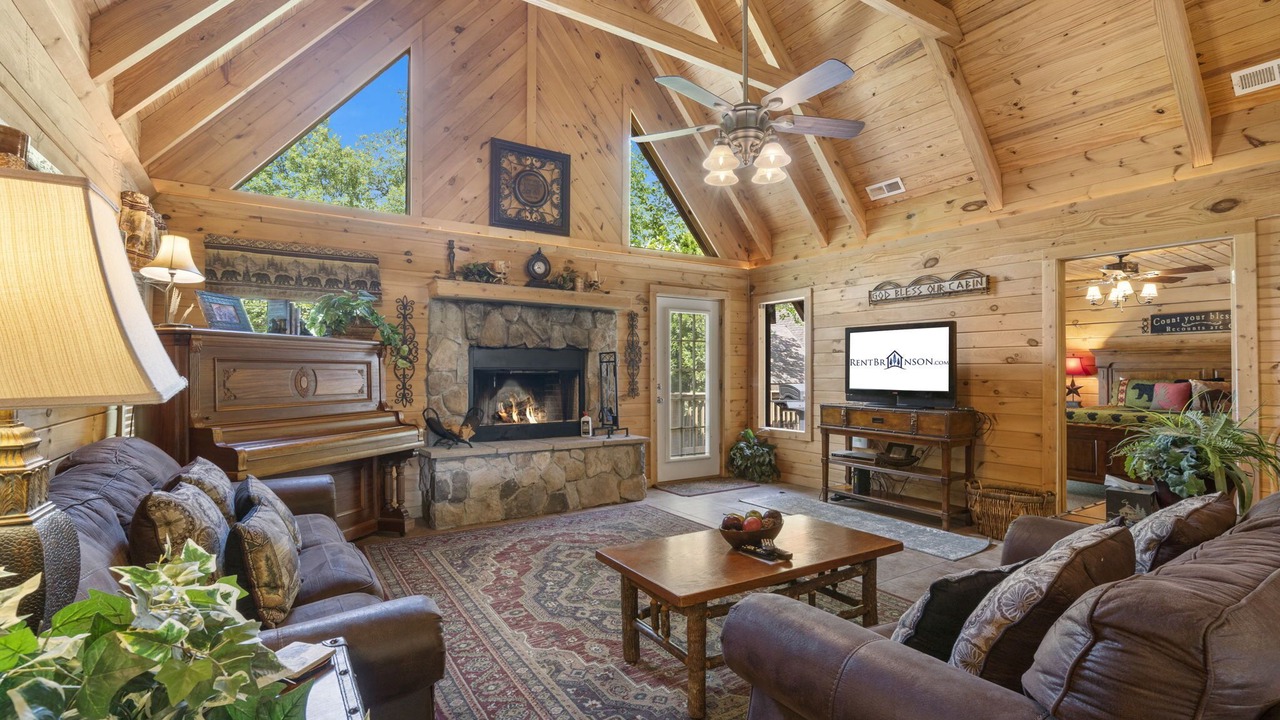 Photo of Livingroom in Branson Cedars