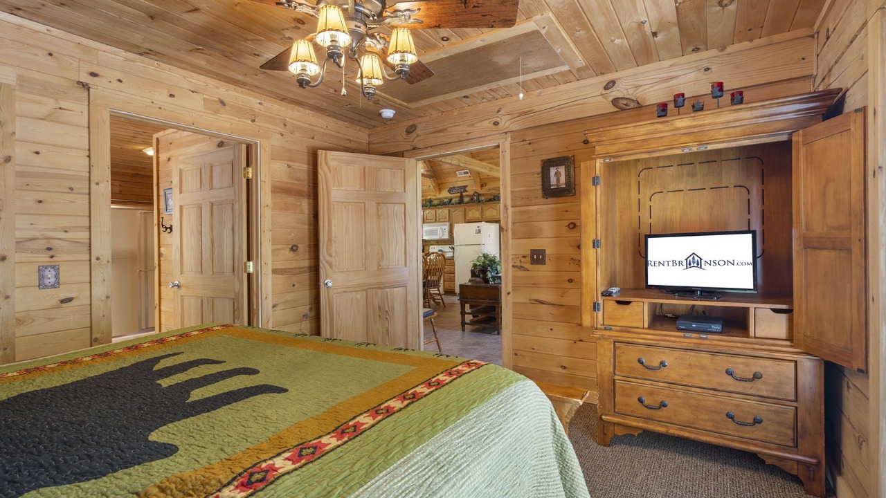 Photo of Bedroom in Branson Cedars