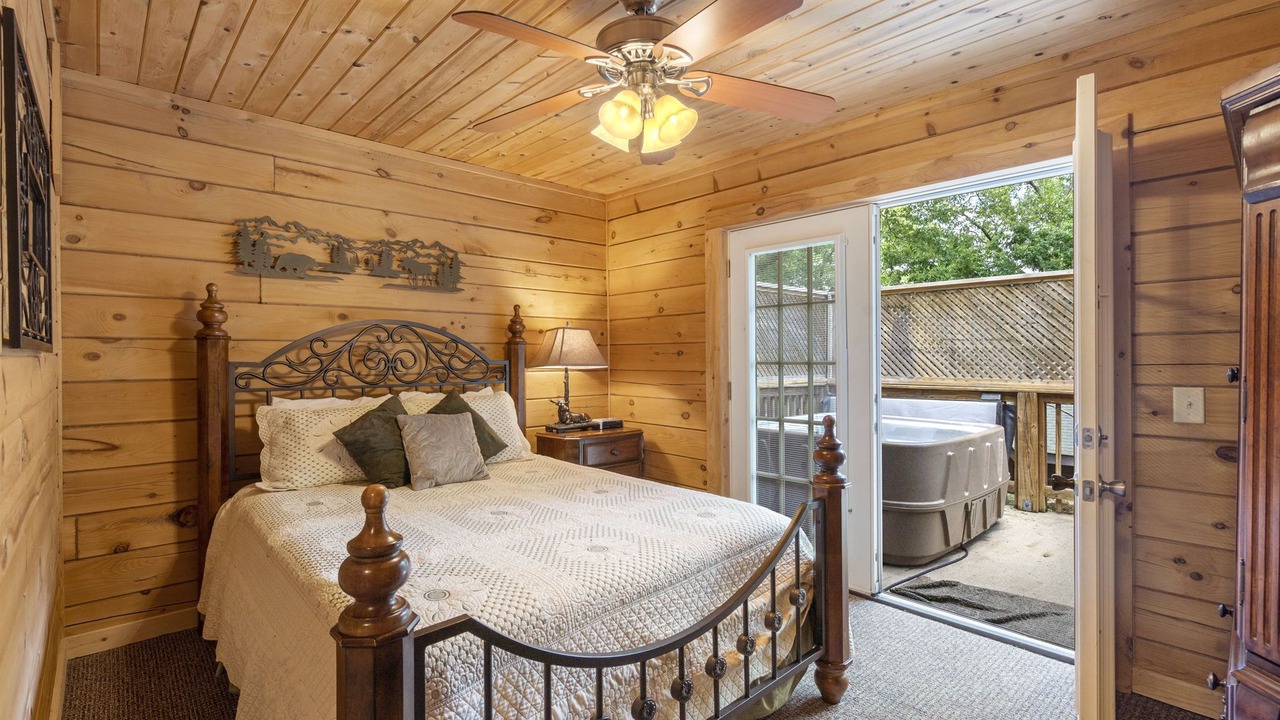 Photo of Bedroom in Branson Cedars