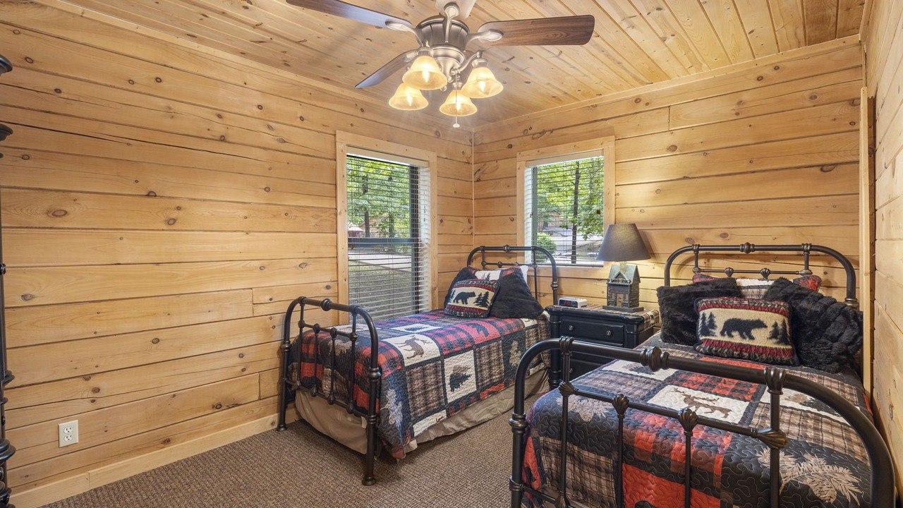 Photo of Bedroom in Branson Cedars